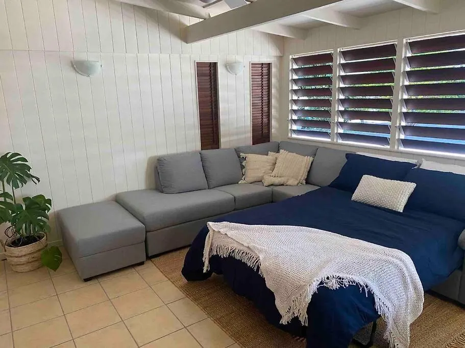 Apartment 300M To Beach*Pets Allowed*Boho Beach Shack Maroochydore Australia
